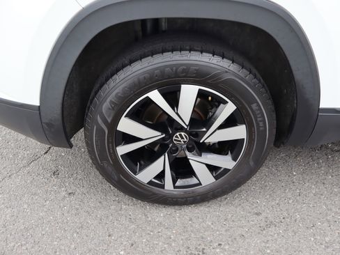 Used 2021 Volkswagen Atlas Cross Sport SE FWD image 38
