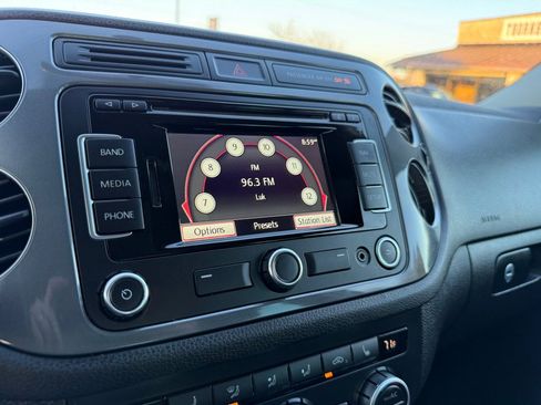 Used 2014 Volkswagen Tiguan SEL image 28