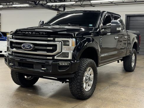 Used 2022 Ford F350 Platinum w/ FX4 Off-Road Package AWD/4WD image 3