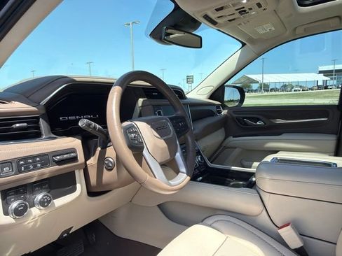 Used 2023 GMC Yukon Denali AWD/4WD image 9