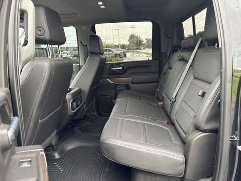 Used 2021 GMC Sierra 2500 Denali w/ Denali Black Diamond Edition AWD/4WD image 14