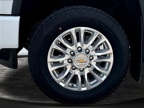 Used 2022 Chevrolet Silverado 3500 High Country AWD/4WD image 34