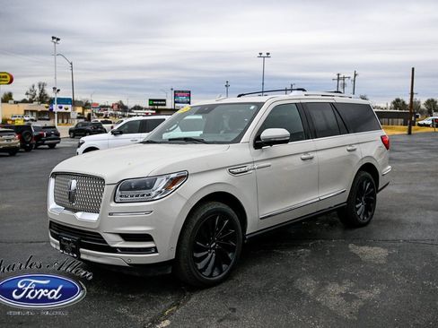 Used 2021 Lincoln Navigator Reserve image 3