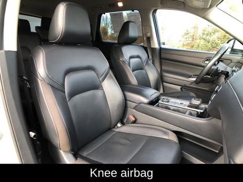 Used 2022 Nissan Pathfinder SL image 26