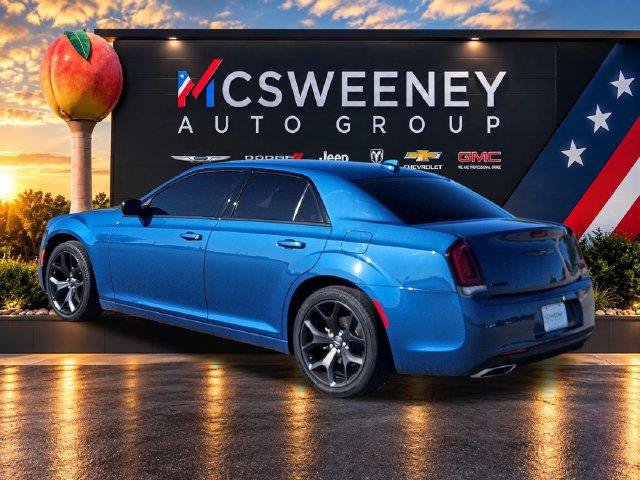Used 2023 Chrysler 300 Touring w/ Sport Appearance Package RWD image 3