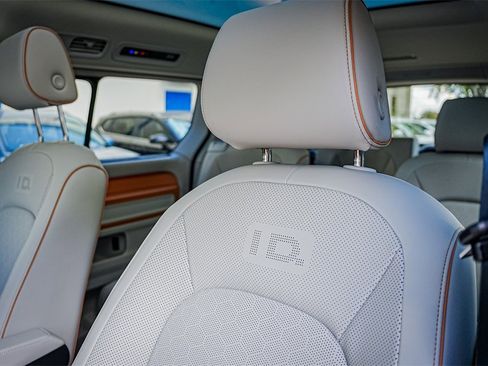 New 2025 Volkswagen ID. Buzz Pro S Plus image 11