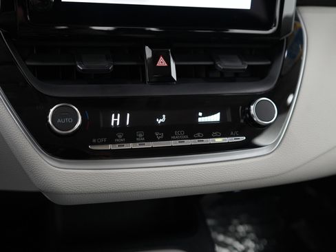 Used 2024 Toyota Corolla LE image 20