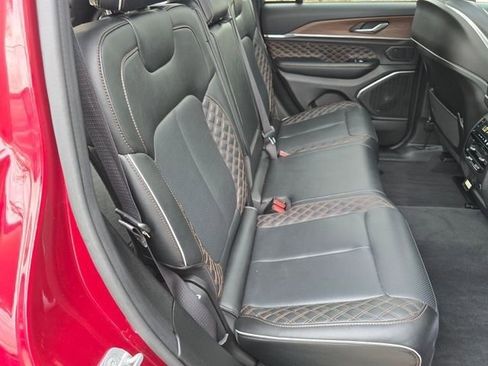 Used 2025 Jeep Grand Cherokee Summit image 37