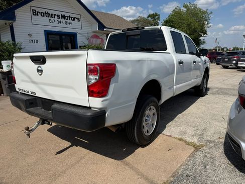 Used 2017 Nissan Titan S RWD image 4