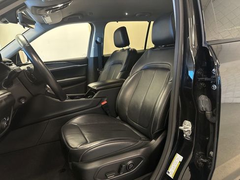 Used 2021 Jeep Grand Cherokee L Limited w/ Luxury Tech Group II image 4