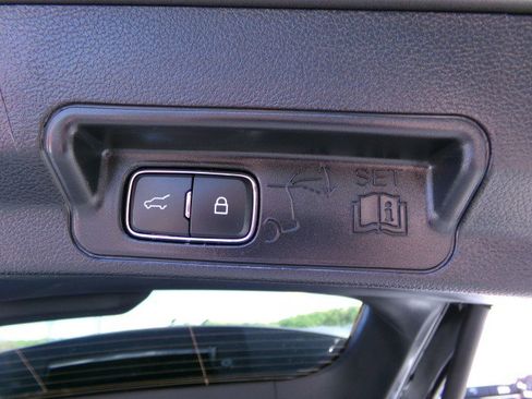 Used 2025 Ford Explorer ST AWD/4WD image 33