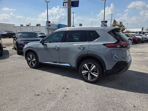 Used 2021 Nissan Rogue SL FWD image 9