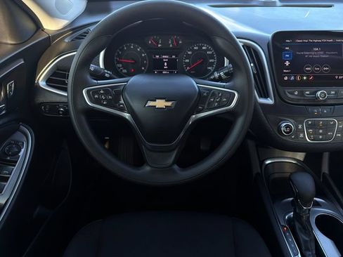 Used 2023 Chevrolet Malibu LT FWD image 15