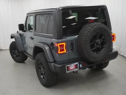 Used 2024 Jeep Wrangler Willys image 15