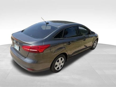 Used 2018 Ford Focus S FWD image 3