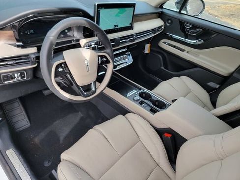 New 2026 Lincoln Corsair Reserve image 18