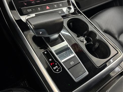 Used 2019 Audi Q8 Premium image 47