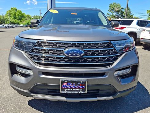 Certified 2023 Ford Explorer XLT w/ Equipment Group 202A AWD/4WD image 3