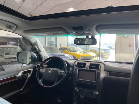 Used 2015 Lexus GX 460 image 31