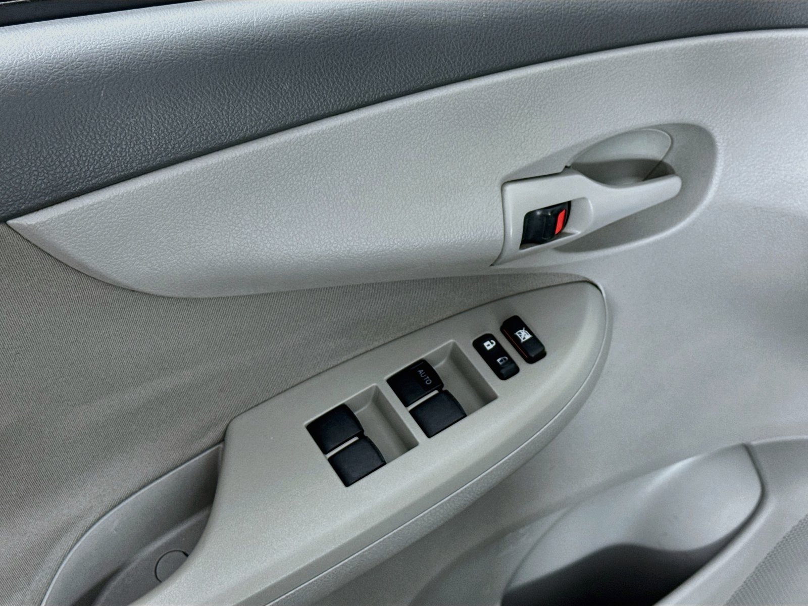 Used 2009 Toyota Corolla LE FWD image 16
