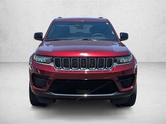 Used 2024 Jeep Grand Cherokee Laredo w/ Luxury Tech Group I AWD/4WD video 2