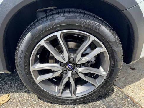 Used 2018 Volvo V60 T5 Cross Country AWD/4WD image 34