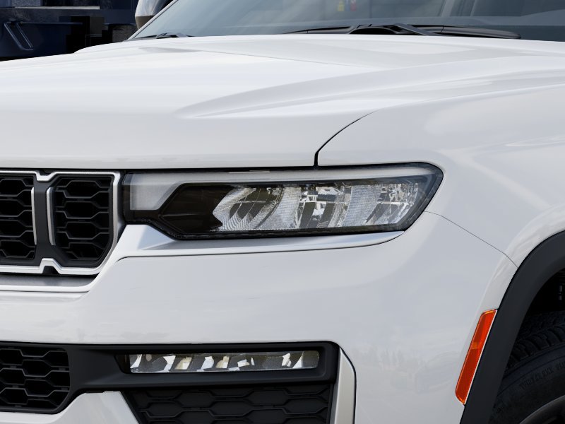New 2027 Jeep Grand Cherokee Limited RWD image 10