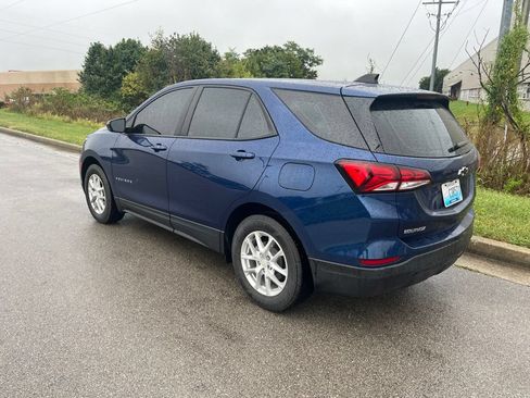 Used 2022 Chevrolet Equinox LS FWD image 4