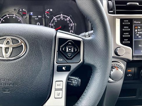 Used 2022 Toyota 4Runner SR5 Premium w/ Moonroof Package image 25