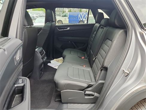 New 2025 Volkswagen Atlas Cross Sport SEL R-Line image 5