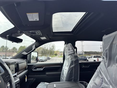 New 2026 Chevrolet Silverado 2500 High Country w/ High Country Premium Package AWD/4WD image 7