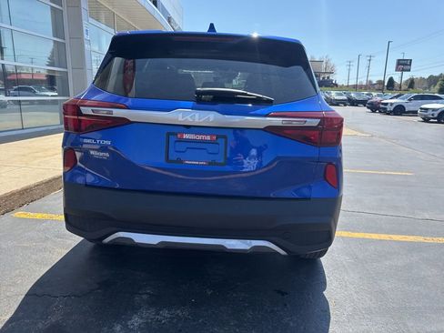 Used 2023 Kia Seltos LX AWD/4WD image 7