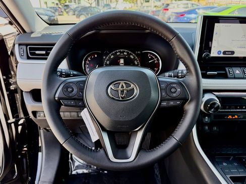 Used 2025 Toyota RAV4 XLE Premium FWD image 28