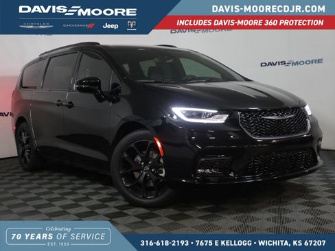 New 2026 Chrysler Pacifica Select image 1