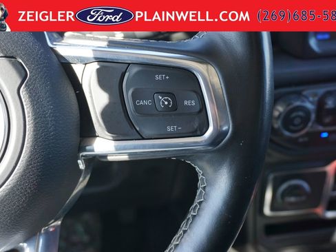 Used 2023 Jeep Wrangler Unlimited Sahara w/ Cold Weather Group AWD/4WD image 25