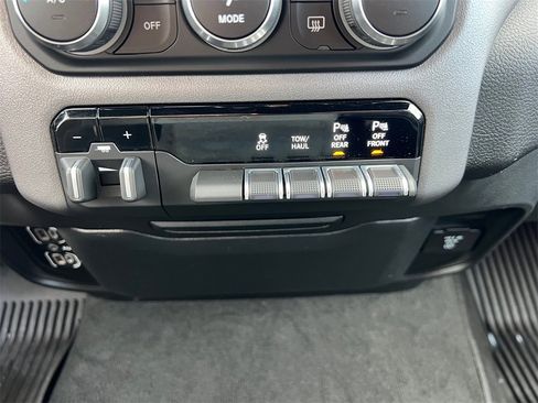 Used 2022 RAM 1500 Big Horn image 24