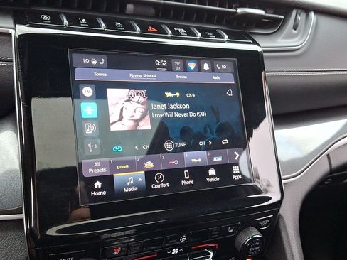 Used 2023 Jeep Grand Cherokee L Laredo AWD/4WD image 22