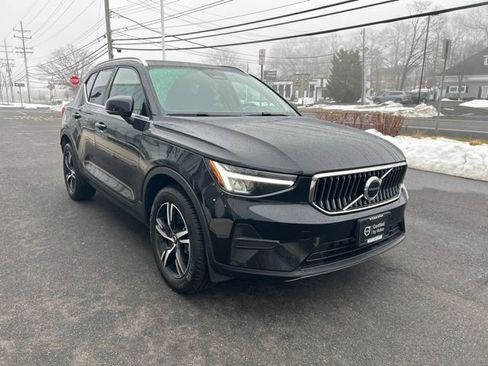 Certified 2025 Volvo XC40 B5 Core image 6