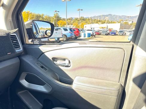 Used 2022 Nissan Frontier SV image 40