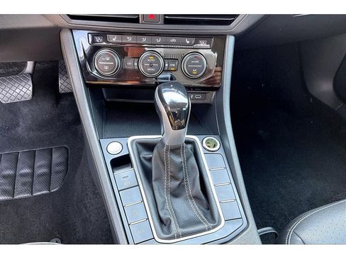 Used 2024 Volkswagen Jetta SE FWD image 24