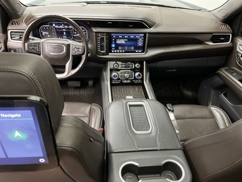 Certified 2021 GMC Yukon Denali w/ Denali Premium Package AWD/4WD image 4