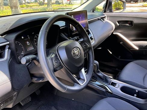 Used 2024 Toyota Corolla Cross LE w/ Moonroof Package image 14