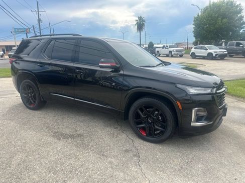 Used 2022 Chevrolet Traverse Premier w/ Redline Edition AWD/4WD image 3