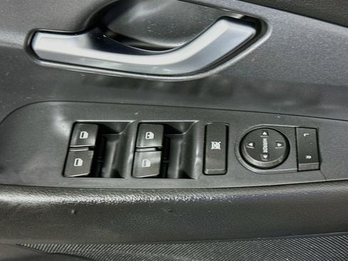 Used 2018 Hyundai Elantra GT FWD image 23