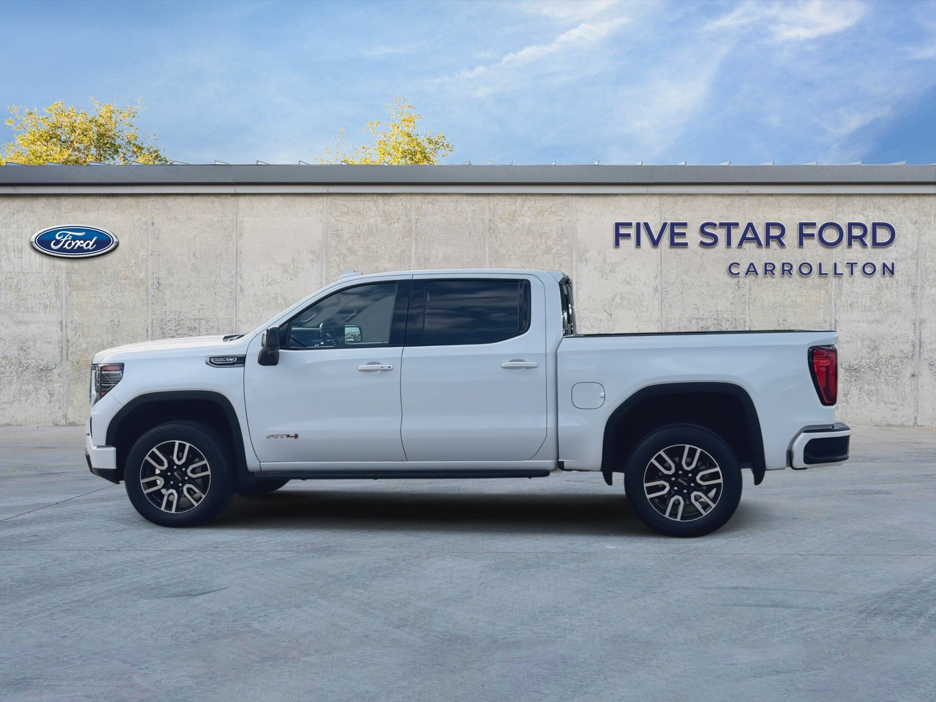 Used 2025 GMC Sierra 1500 AT4 w/ AT4 Premium Package AWD/4WD image 5