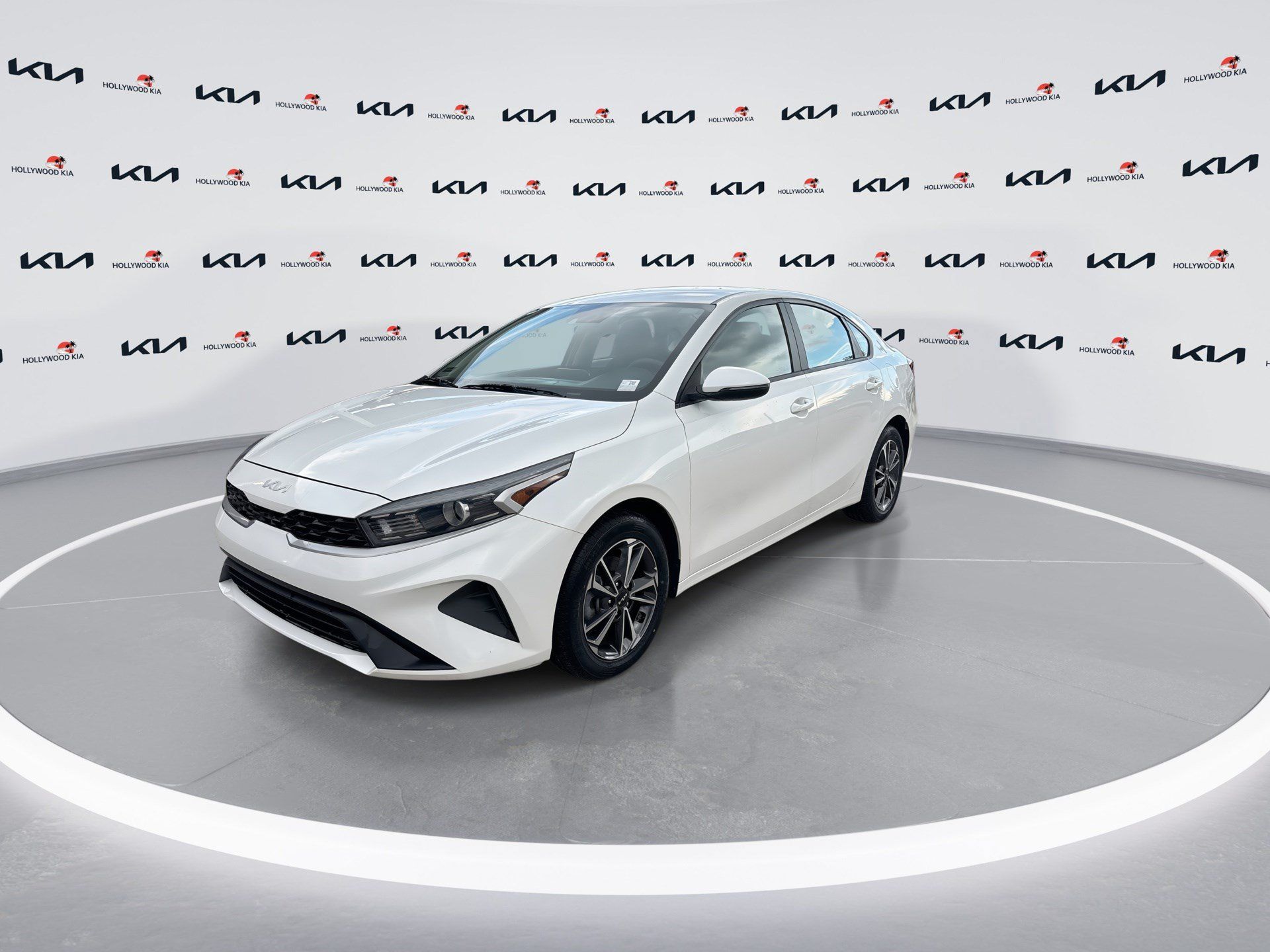 Certified 2023 Kia Forte LXS w/ LXS Technology Package FWD image 4