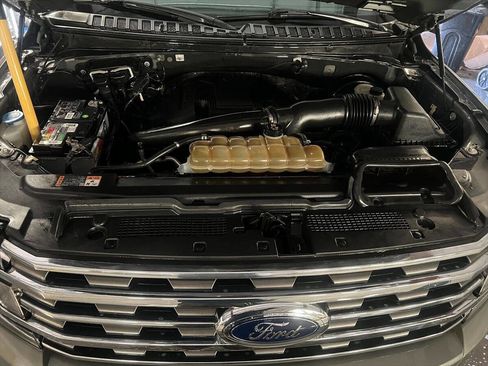Used 2019 Ford Expedition XLT w/ Equipment Group 202A image 14