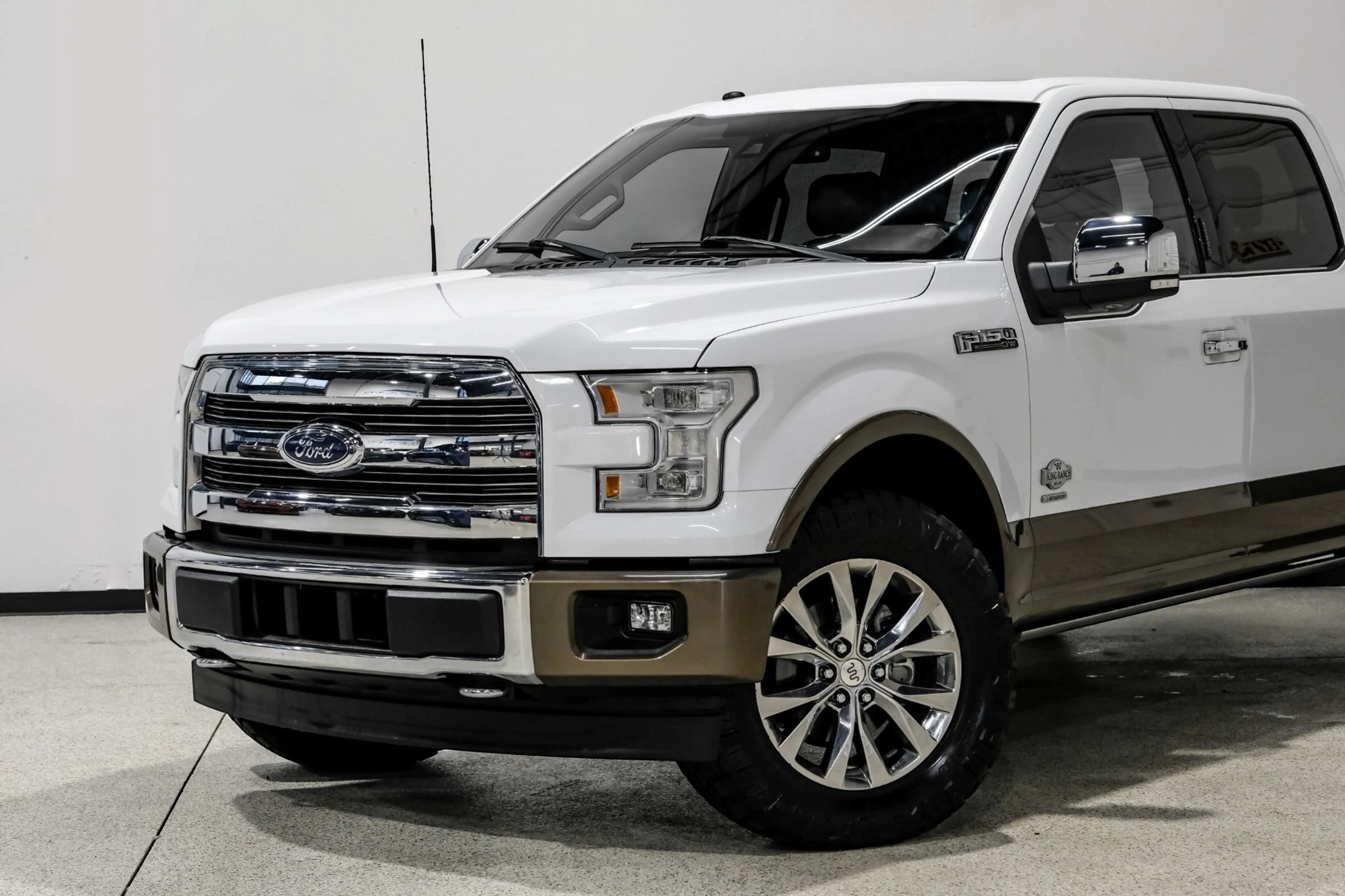 Used 2017 Ford F150 King Ranch w/ Equipment Group 601A Luxury AWD/4WD image 12