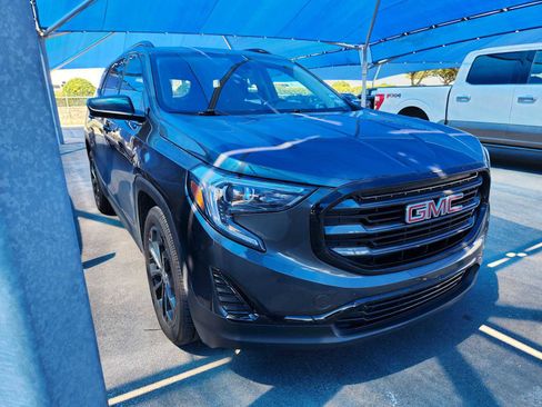 Used 2020 GMC Terrain SLE w/ Driver Convenience Package FWD image 2