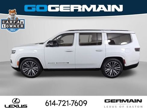 Used 2023 Jeep Grand Wagoneer Series III w/ HD Trailer Tow Package AWD/4WD image 12